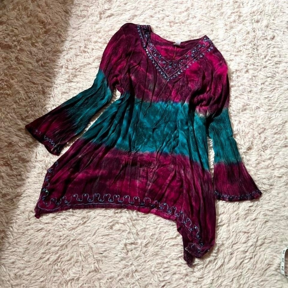 Boho Cottage Core Hippie Natural Granola Tie Dye Sequin Top Womens Sharkbite Hem